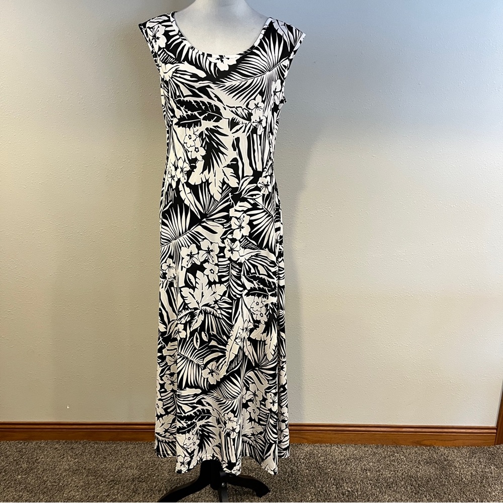 Shoreline‎ Black and White Floral Tropical Maxi Dress size small